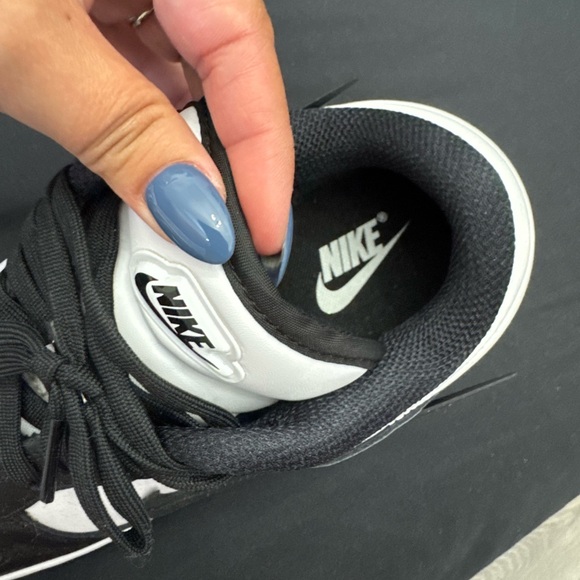 Nike Classic Black and White Athletic Shoes - Picture 5 of 6